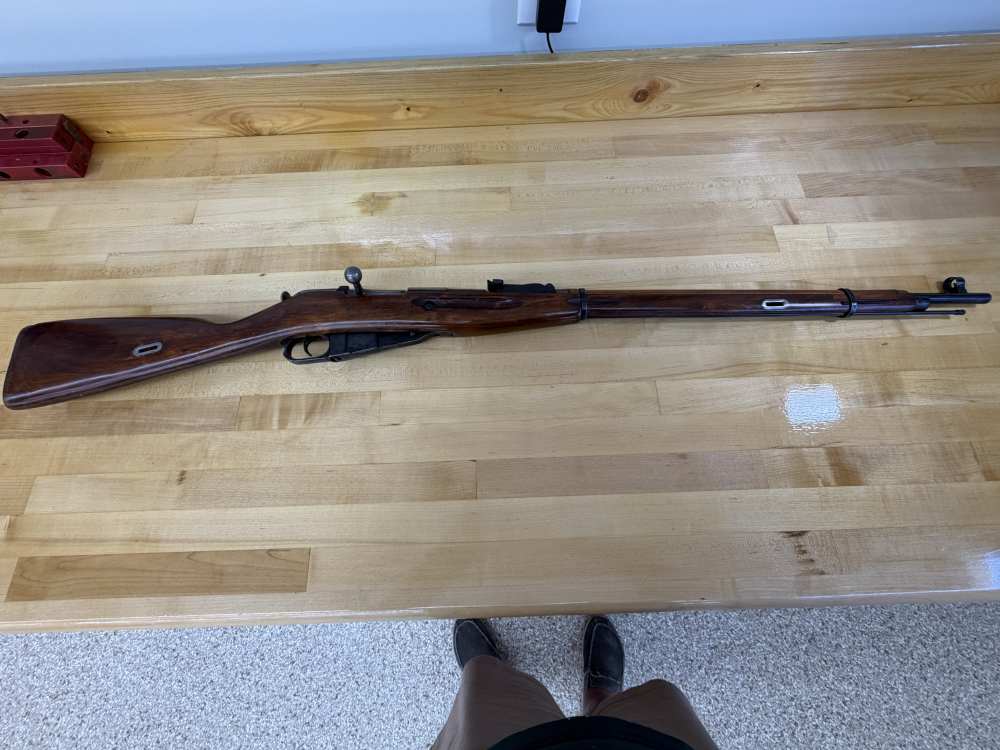 Soviet Mosin-Nagant Bolt-action Rifle in 7.62x54R - Made 1926-img-1