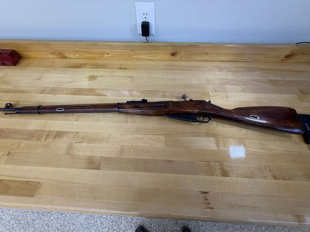 Soviet Mosin-Nagant Bolt-action Rifle in 7.62x54R - Made 1926-img-0