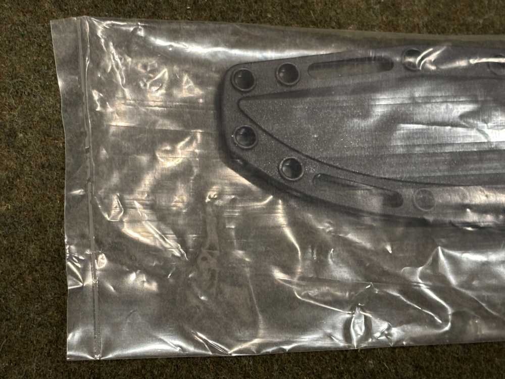New Old Stock - Cold Steel SRK Knife and Kydex Sheath - Excellent Condition-img-51