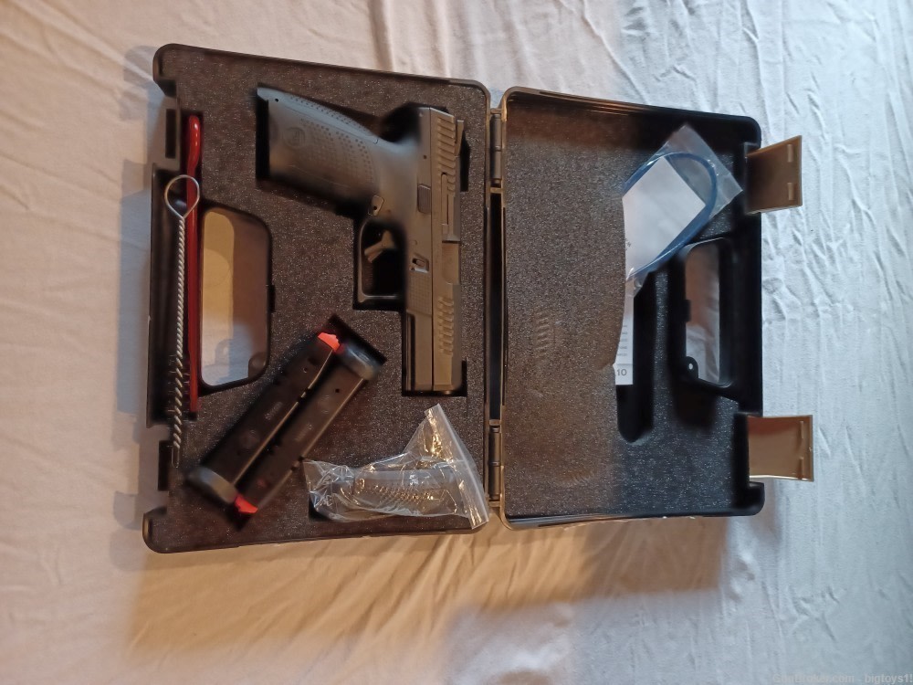 cz p10-img-0