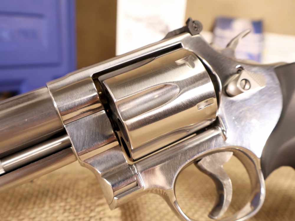 Smith & Wesson Model 629-6 The .44 Magnum Stainless Six-Shot 6" Revolver-img-3