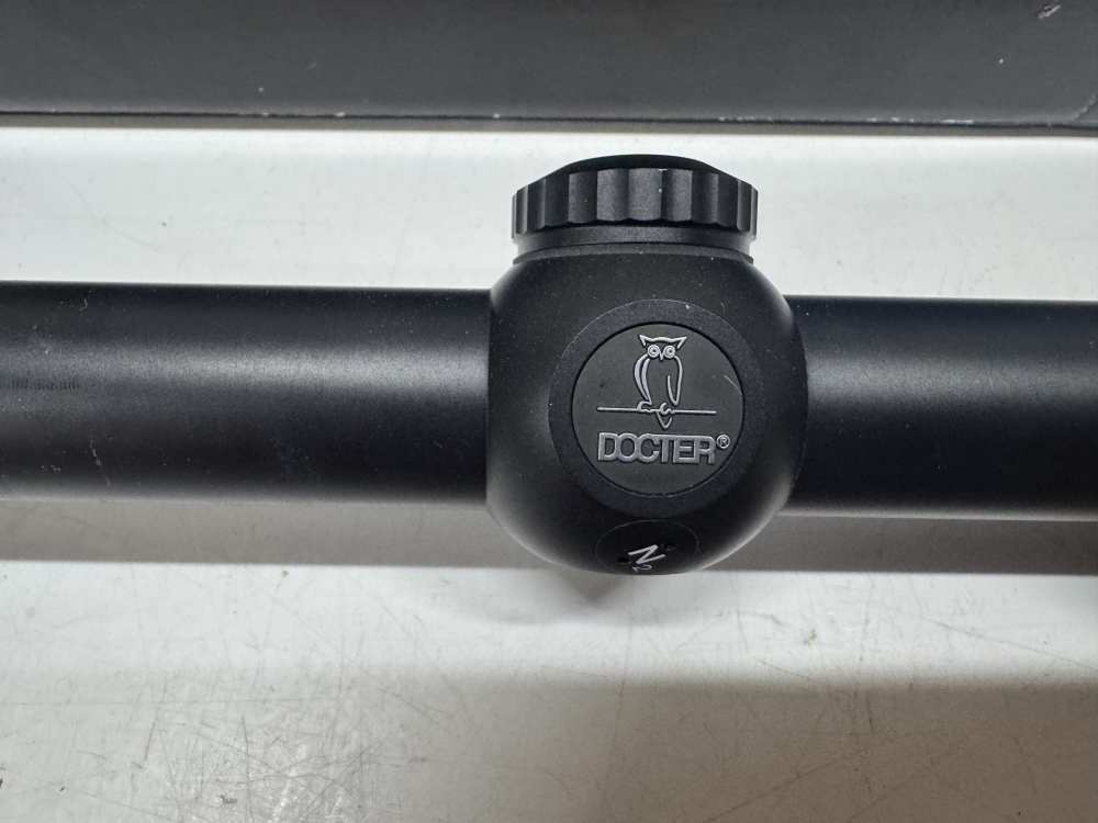 Doctor Optics 8-25x50 Riflescope in Box-img-1