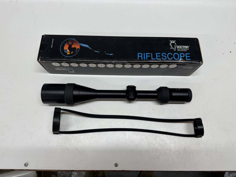 Doctor Optics 8-25x50 Riflescope in Box-img-0