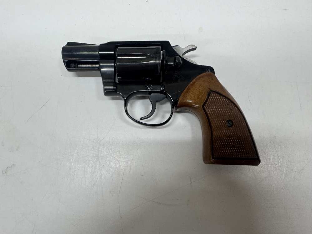 Colt Cobra D Frame with Original and Pachmayr. Grips-img-2