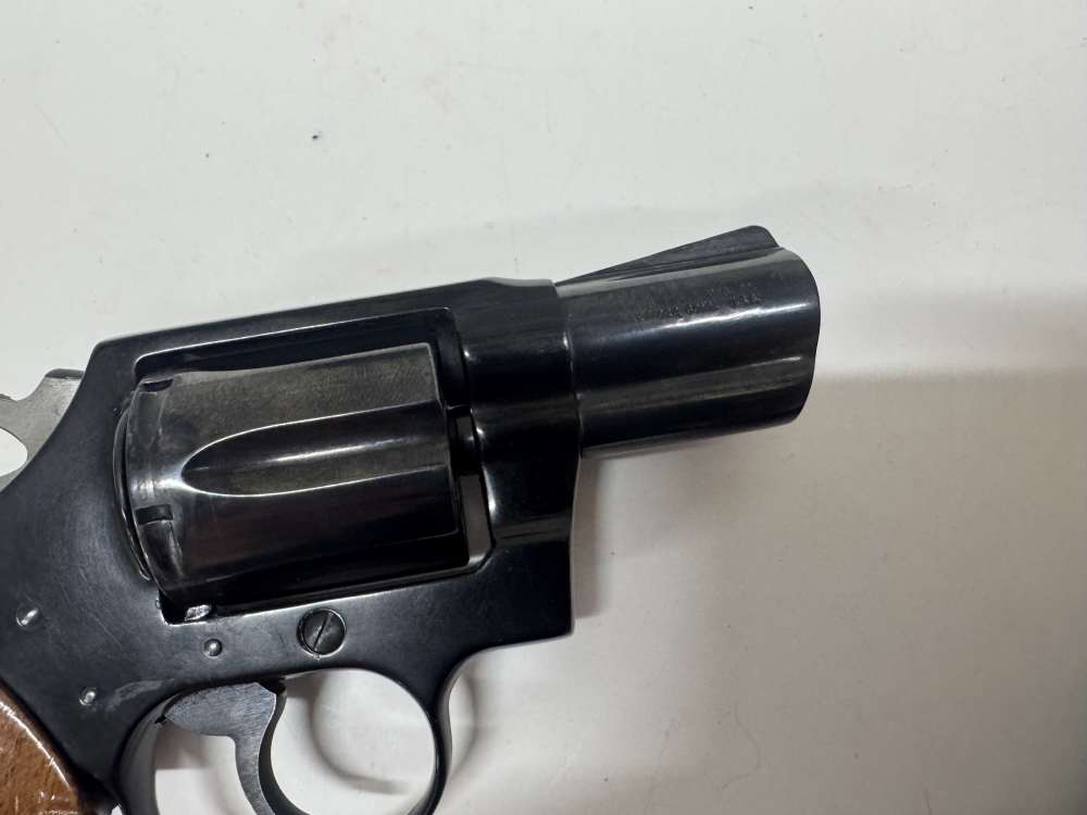 Colt Cobra D Frame with Original and Pachmayr. Grips-img-1