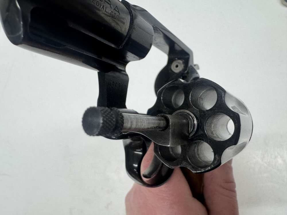 Colt Cobra D Frame with Original and Pachmayr. Grips-img-8
