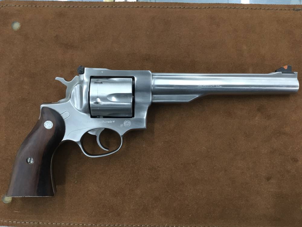 Ruger Redhawk - 44mag/7.5", SS - VG-EXC cond, og wood grips, barely used.-img-1