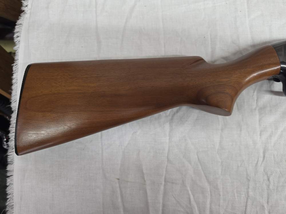 WINCHESTER MODEL 12 12 GUAGE PUMP ACTION SHOTGUN-img-2