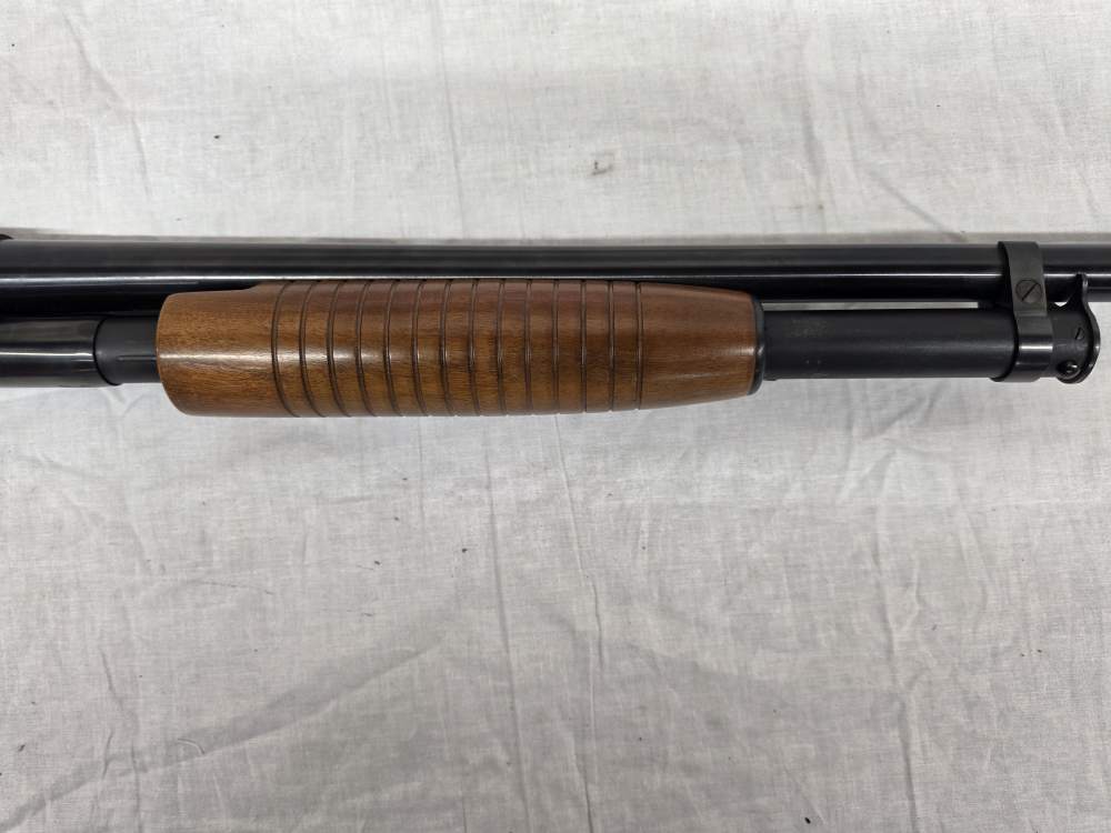 WINCHESTER MODEL 12 12 GUAGE PUMP ACTION SHOTGUN-img-4