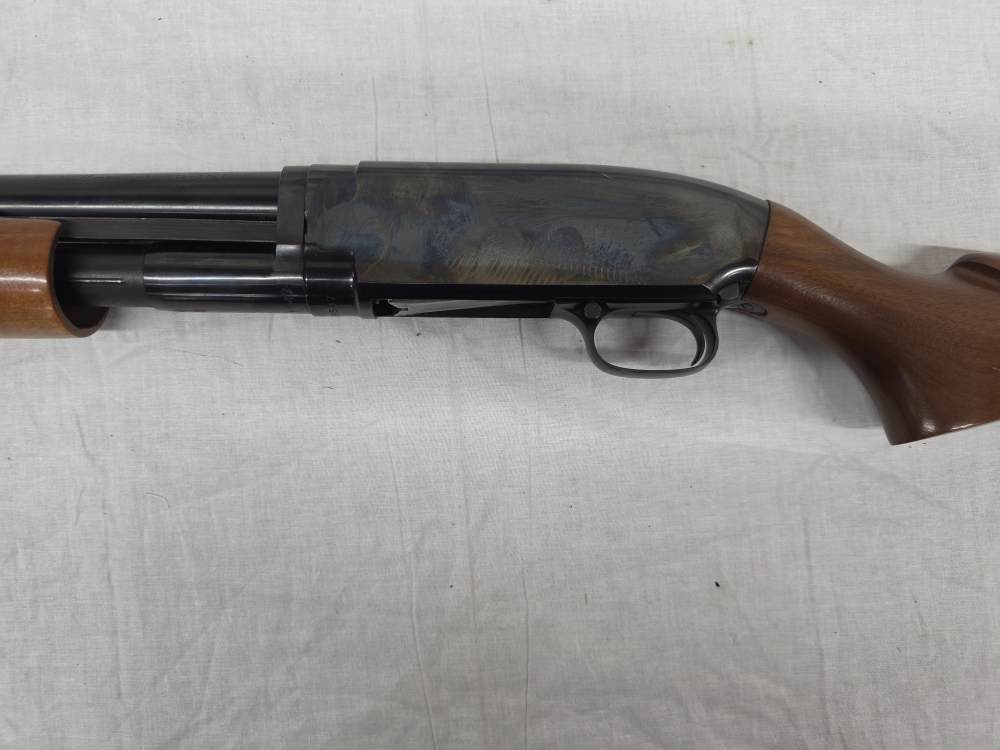 WINCHESTER MODEL 12 12 GUAGE PUMP ACTION SHOTGUN-img-7