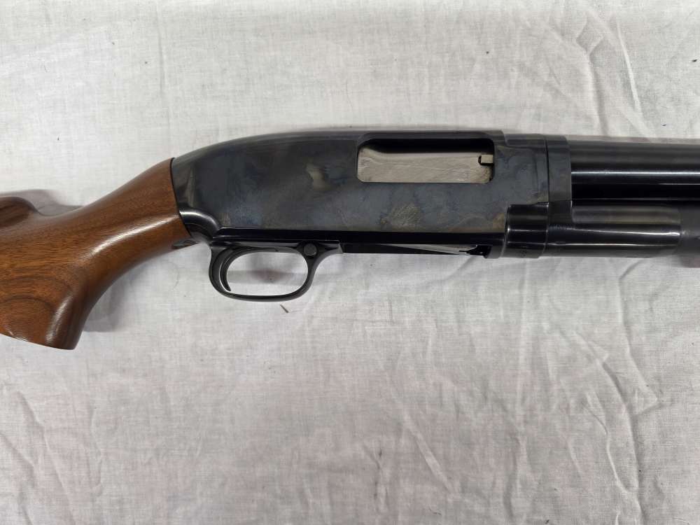 WINCHESTER MODEL 12 12 GUAGE PUMP ACTION SHOTGUN-img-3