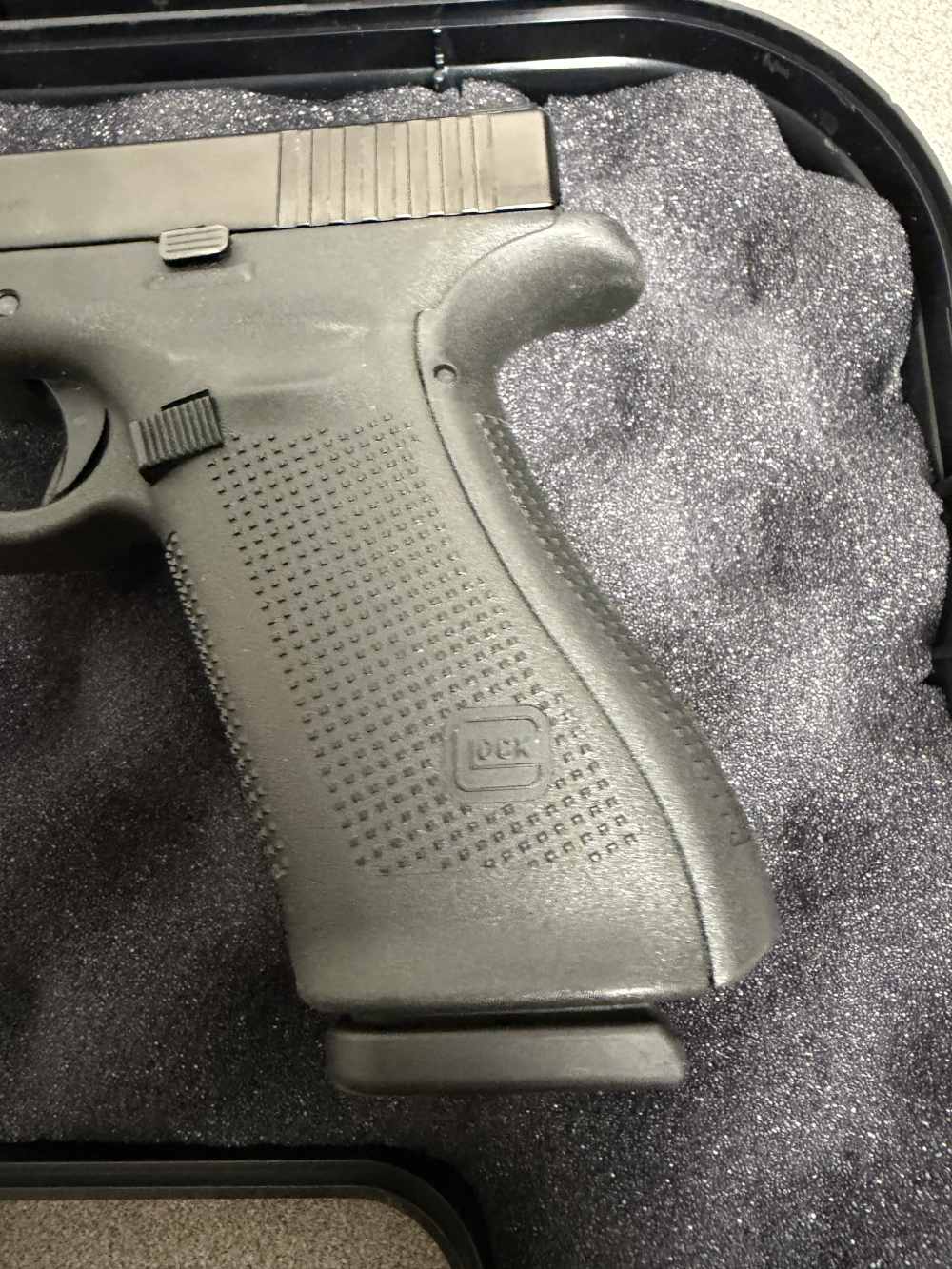 Glock 17 Gen 5, 9mm, 4.5”, 17 Rd, AmeriGlo Night Sight-img-6