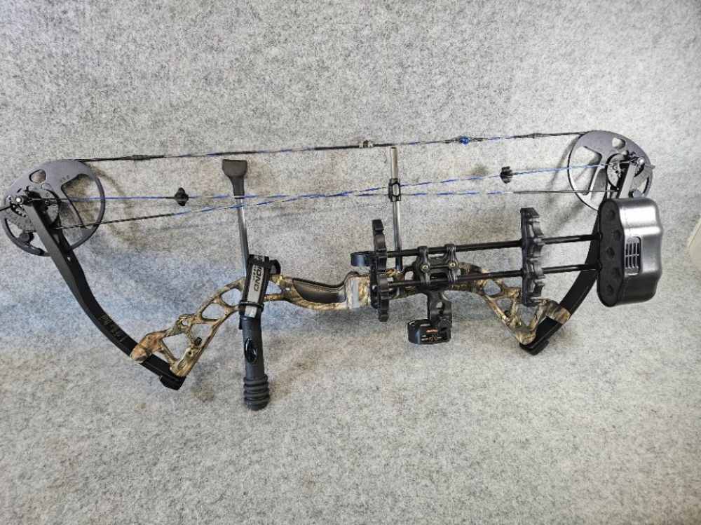 Diamond Infinite Edge Pro Compound Bow-img-1