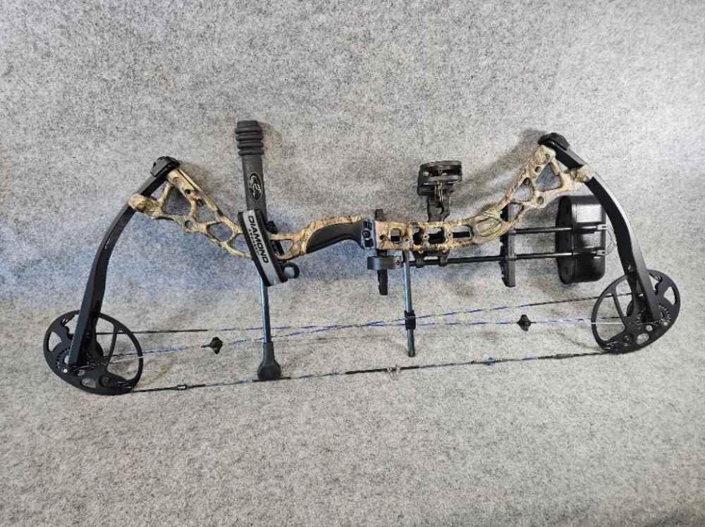 Diamond Infinite Edge Pro Compound Bow-img-0