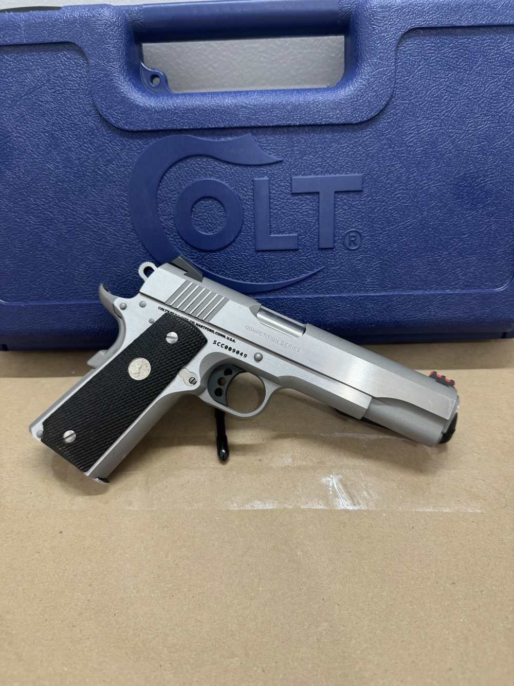 Colt government model MKIV Series 70/ Model O, 45 colt, w/ extra handles-img-12