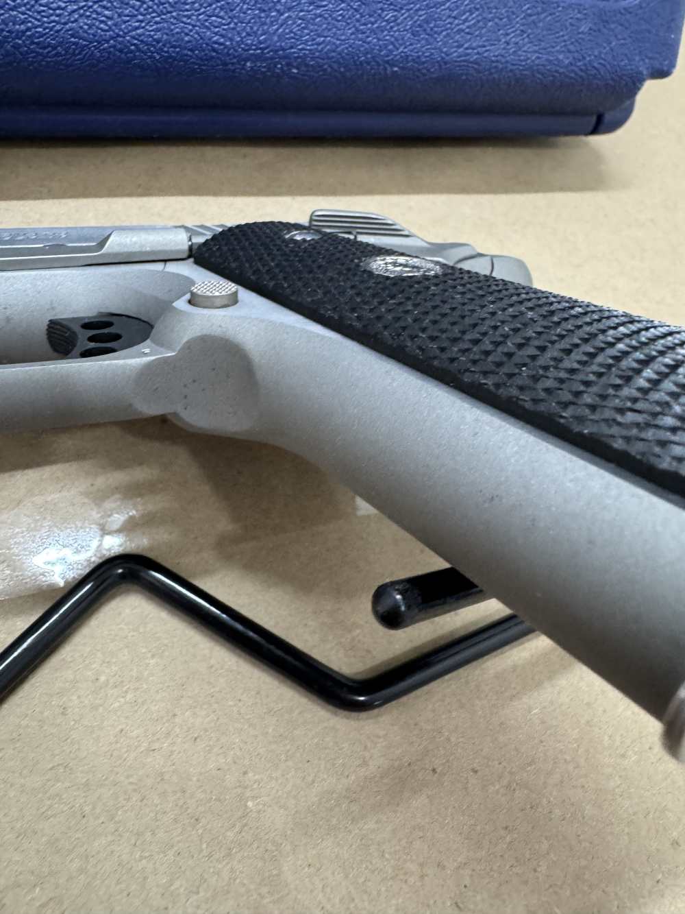 Colt government model MKIV Series 70/ Model O, 45 colt, w/ extra handles-img-24