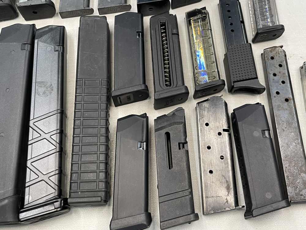 25 x aftermarket pistol magazine lot resale gunshow mag clip-img-2