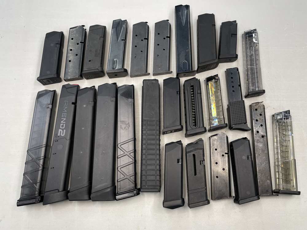 25 x aftermarket pistol magazine lot resale gunshow mag clip-img-0