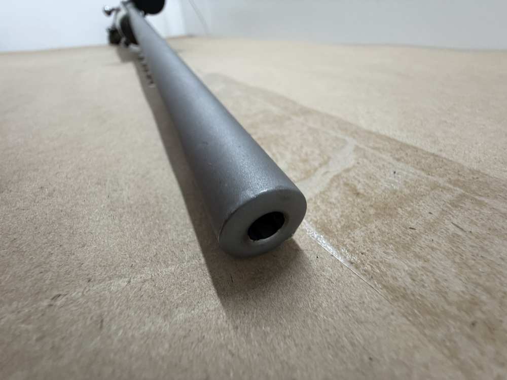 RUGER M77 HAWKEYE 6.5 creedmoor, w’weaver scope, beautiful stock!-img-10