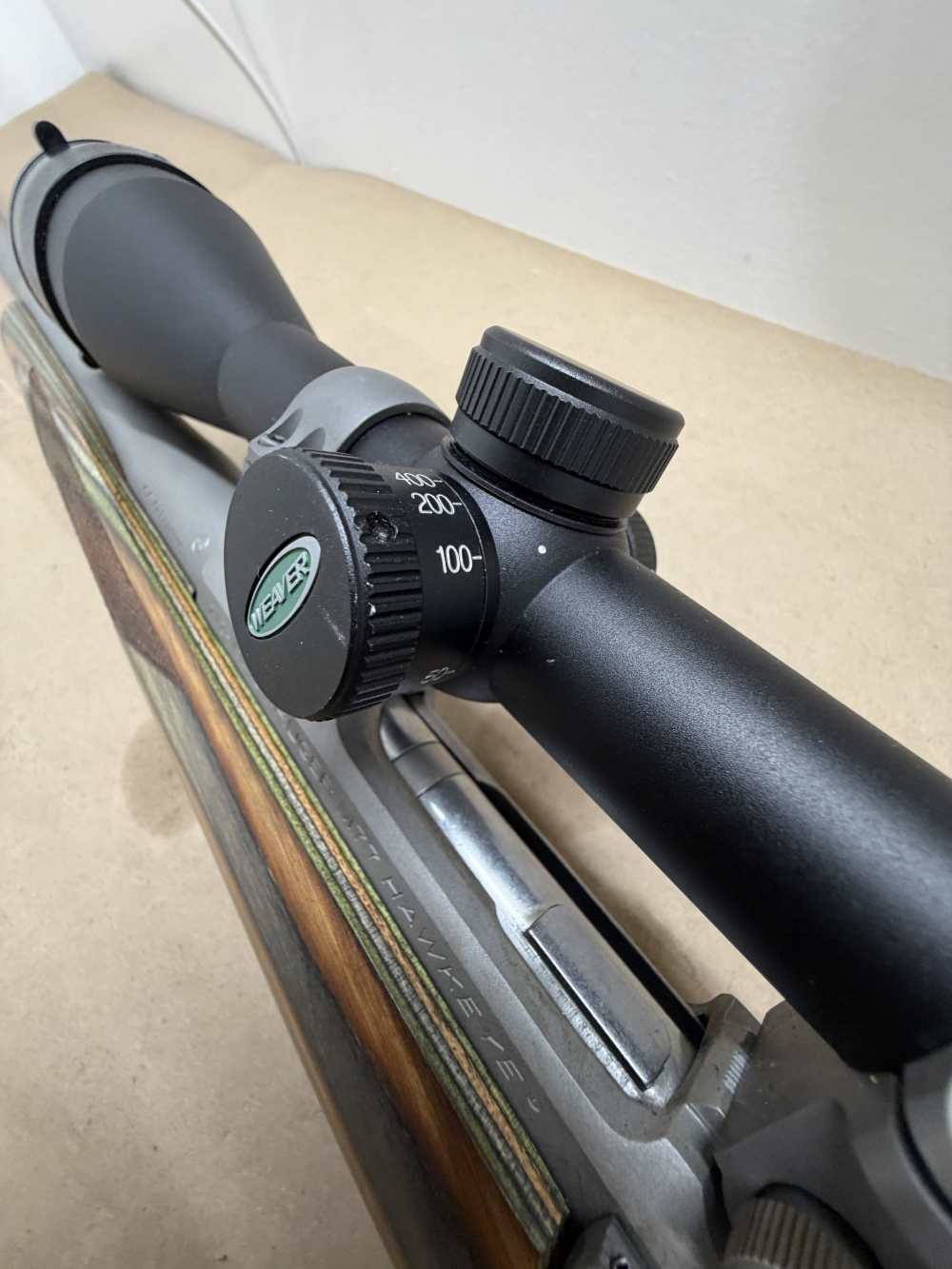 RUGER M77 HAWKEYE 6.5 creedmoor, w’weaver scope, beautiful stock!-img-21