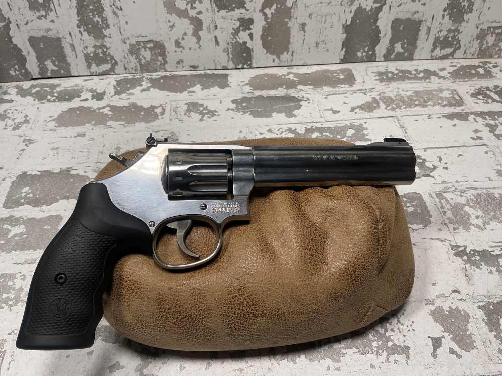 ! VERY NICE, Smith & Wesson, S&W, 617-6, Revolver, .22LR, CHEAP !-img-3