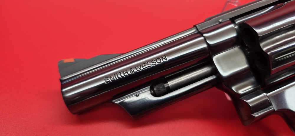 Smith & Wesson Model 25-5 .45 Colt Blued Pachmayr Grips-img-1