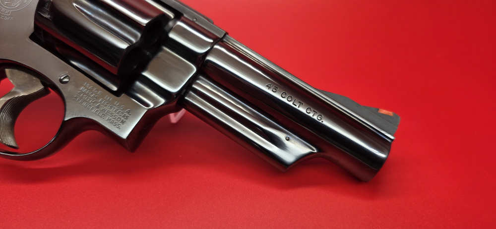 Smith & Wesson Model 25-5 .45 Colt Blued Pachmayr Grips-img-12
