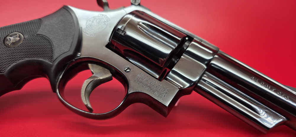 Smith & Wesson Model 25-5 .45 Colt Blued Pachmayr Grips-img-11