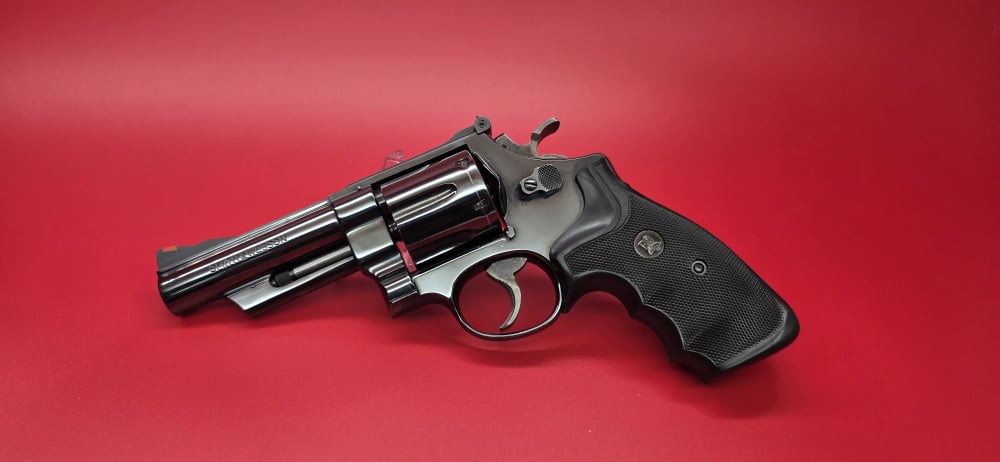 Smith & Wesson Model 25-5 .45 Colt Blued Pachmayr Grips-img-0