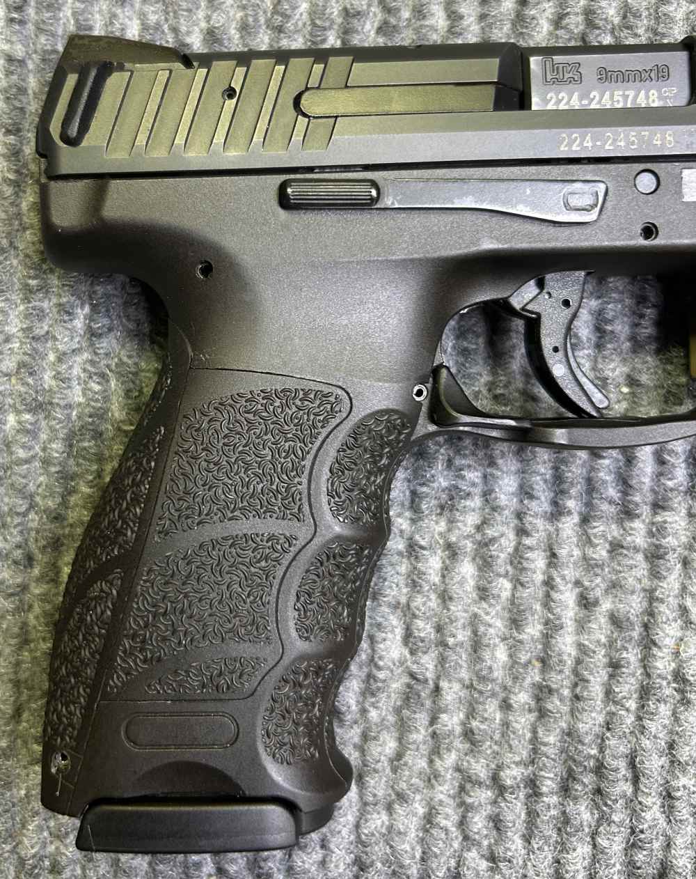 *Bundle* H&K VP9 Semi Auto Pistol w/ INFORCE Light & 13 Magazines - 9mm-img-6