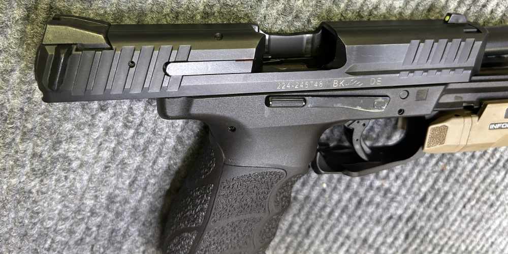 *Bundle* H&K VP9 Semi Auto Pistol w/ INFORCE Light & 13 Magazines - 9mm-img-13