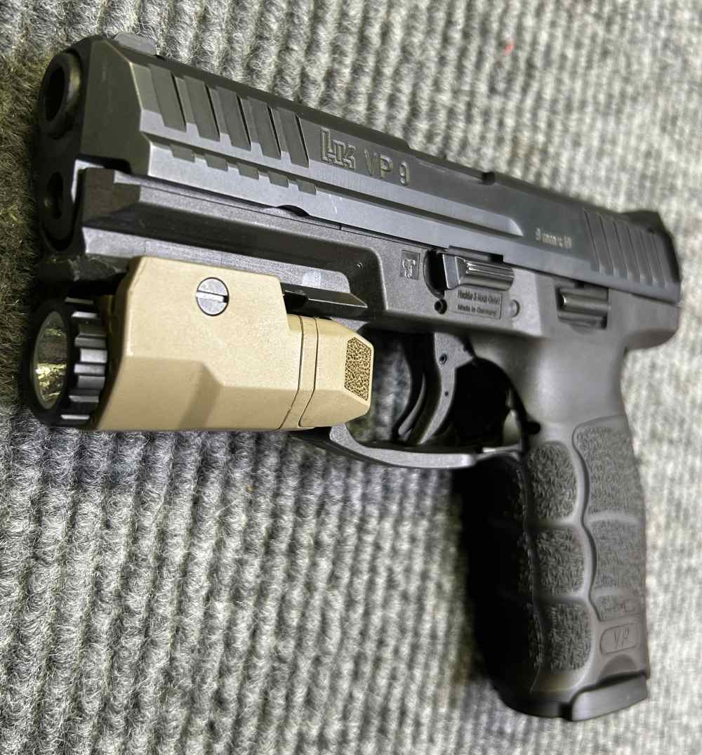 *Bundle* H&K VP9 Semi Auto Pistol w/ INFORCE Light & 13 Magazines - 9mm-img-9