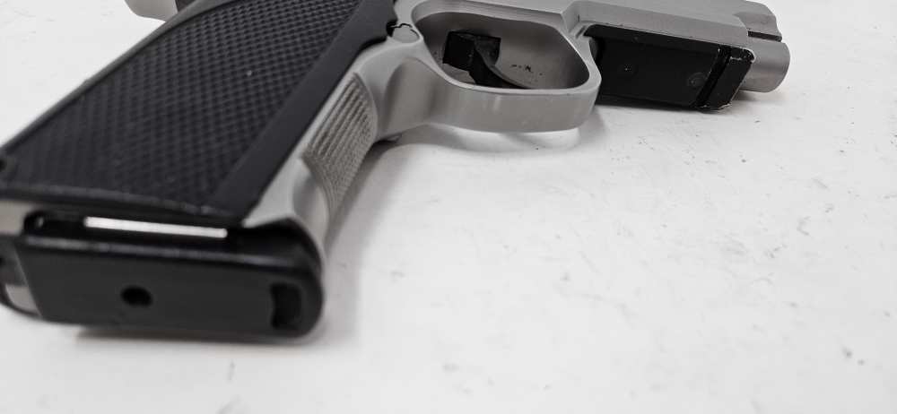 Smith & Wesson 4006TSW Tactical .40 S&W Pistol, One 11-Round Mag-img-11