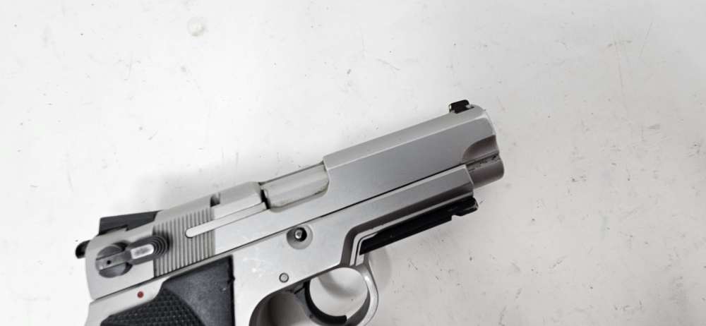 Smith & Wesson 4006TSW Tactical .40 S&W Pistol, One 11-Round Mag-img-10