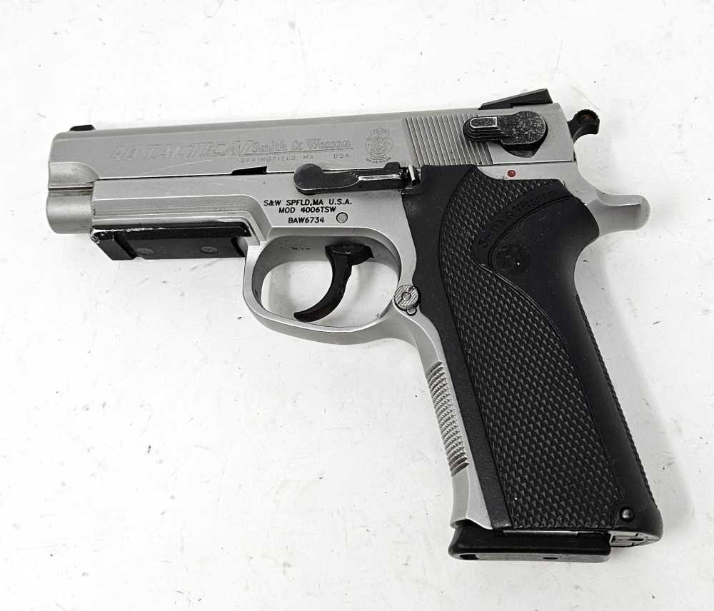 Smith & Wesson 4006TSW Tactical .40 S&W Pistol, One 11-Round Mag-img-0