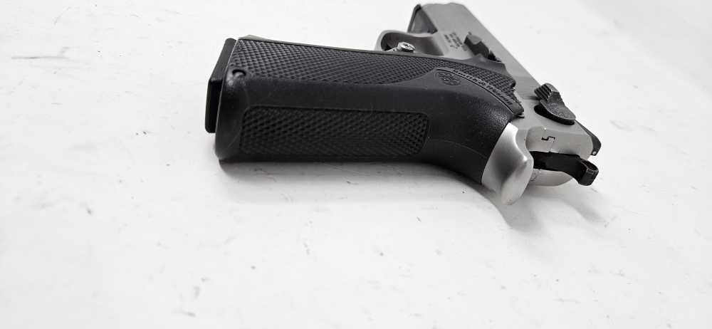Smith & Wesson 4006TSW Tactical .40 S&W Pistol, One 11-Round Mag-img-14
