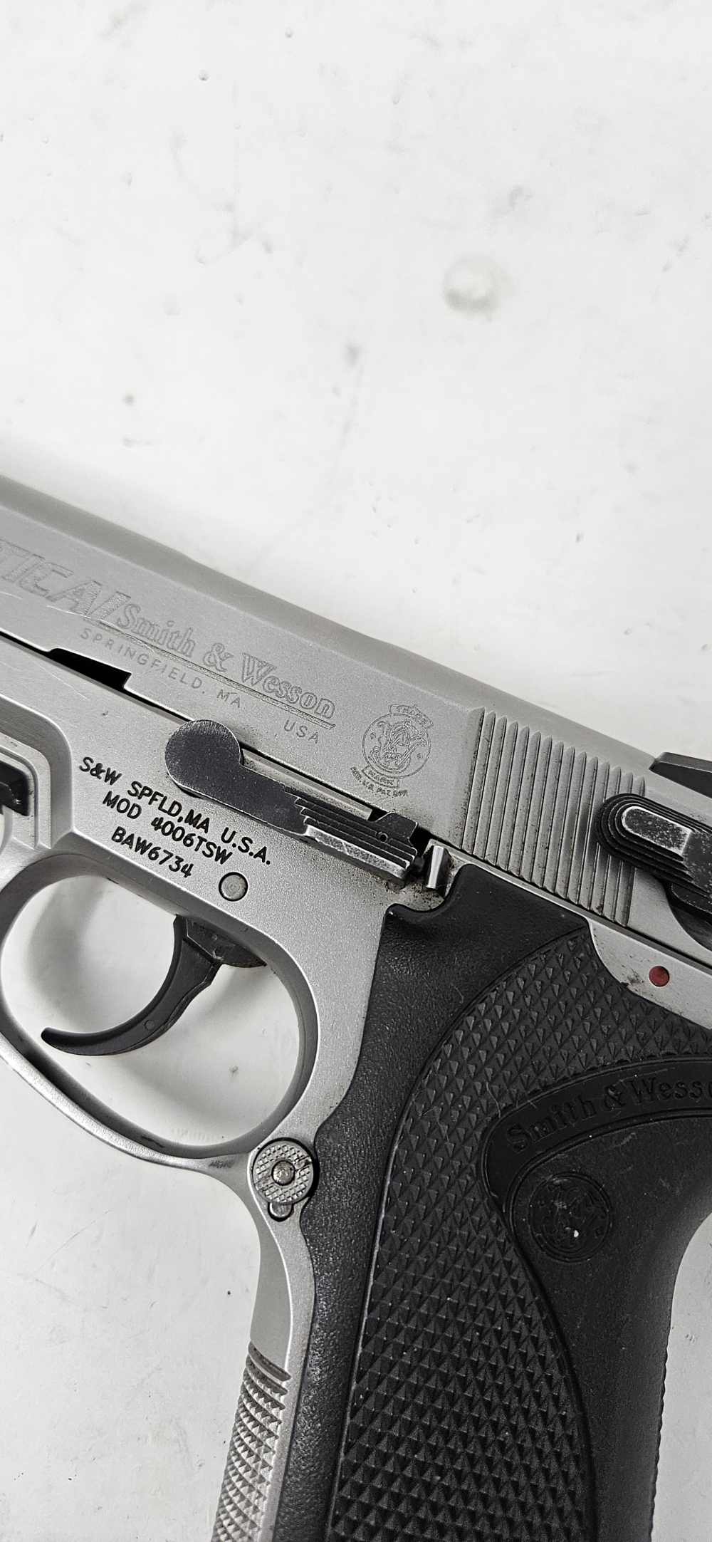 Smith & Wesson 4006TSW Tactical .40 S&W Pistol, One 11-Round Mag-img-17
