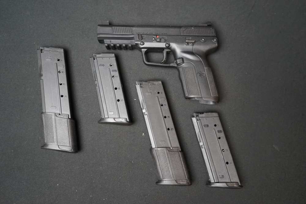 FNH Five-Seven 5.7x28, Case, 4 mags, Black-img-6