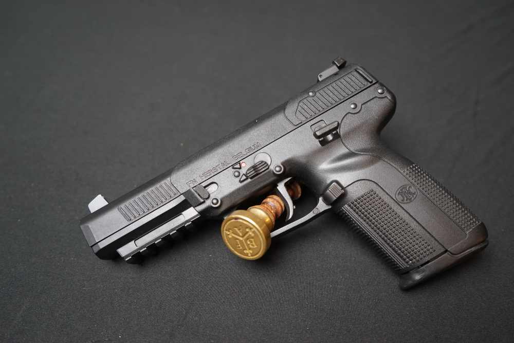 FNH Five-Seven 5.7x28, Case, 4 mags, Black-img-1