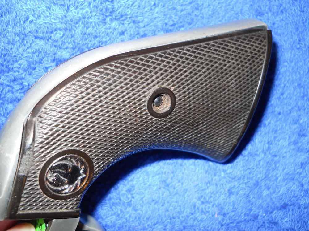 FACTORY RUGER FIRST MODEL SINGLE SIX BLACK HAWK 3 SCREW FLAT TOP XR3 GRIPS -img-7