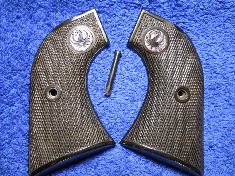 FACTORY RUGER FIRST MODEL SINGLE SIX BLACK HAWK 3 SCREW FLAT TOP XR3 GRIPS -img-0