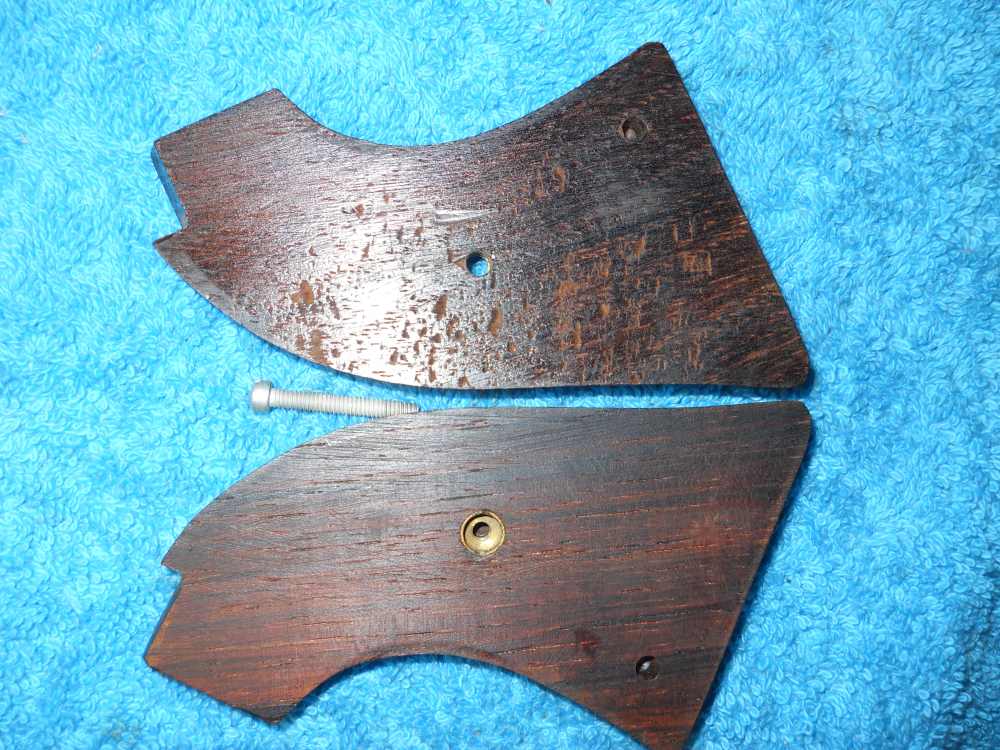  COLT FRONTIER SCOUT PEACEMAKER 62 CARVED WOOD WITH ONE PIECE LOOK GRIPS 22-img-4