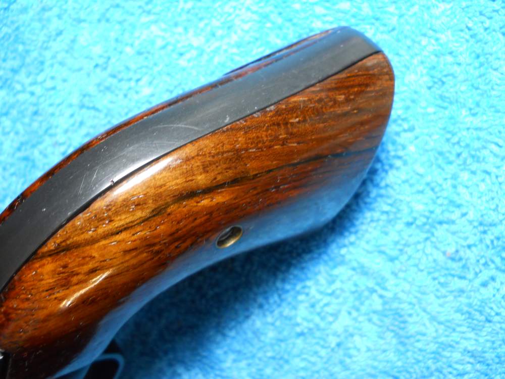  COLT FRONTIER SCOUT PEACEMAKER 62 CARVED WOOD WITH ONE PIECE LOOK GRIPS 22-img-9