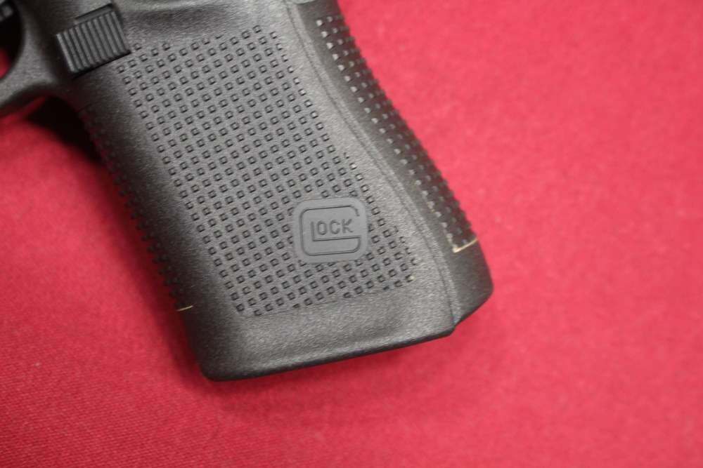 Glock 19 Gen 5 Austria Pistol w/4" Barrel, Holster, Box, 7x 15rd Mags-img-17