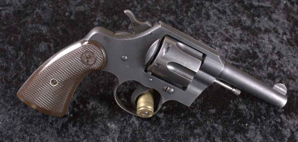 PENNY AUCTION!!  Colt Commando WW2 revolver in excellent condition-img-3