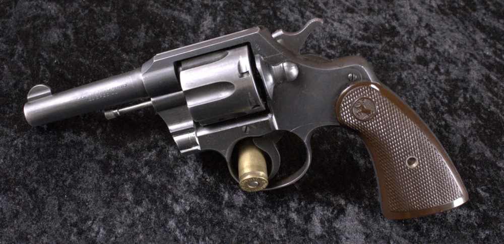 PENNY AUCTION!!  Colt Commando WW2 revolver in excellent condition-img-0