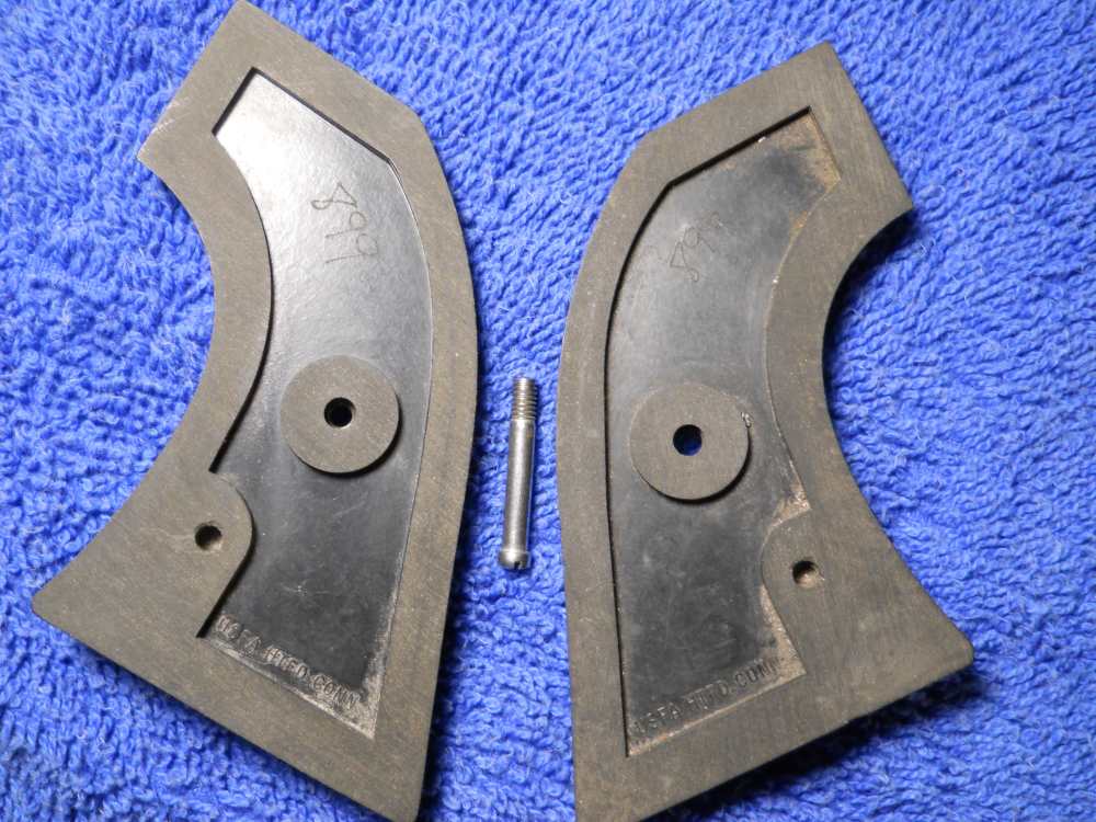USFA UNITED STATES FIREARMS MFG CO CLONE OF COLT SAA GRIPS-img-1