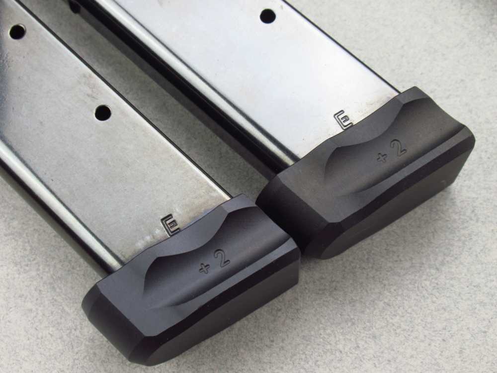 Unfired Factory New FB Radom VIS 100 Polish 9mm Luger pistol Mag98 vis100-img-52