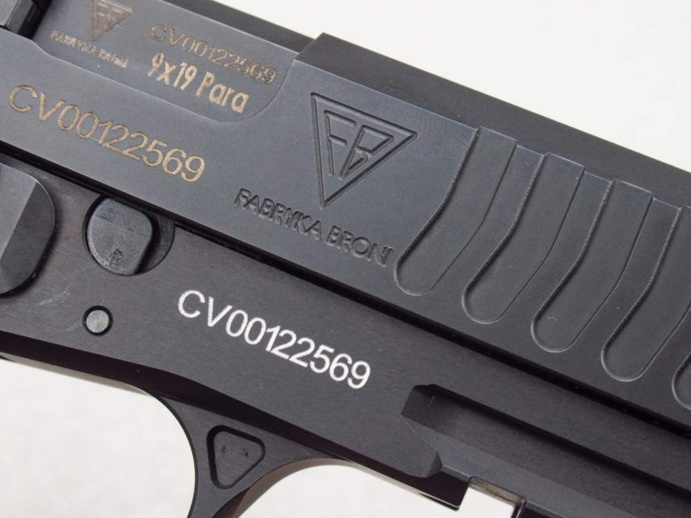 Unfired Factory New FB Radom VIS 100 Polish 9mm Luger pistol Mag98 vis100-img-39