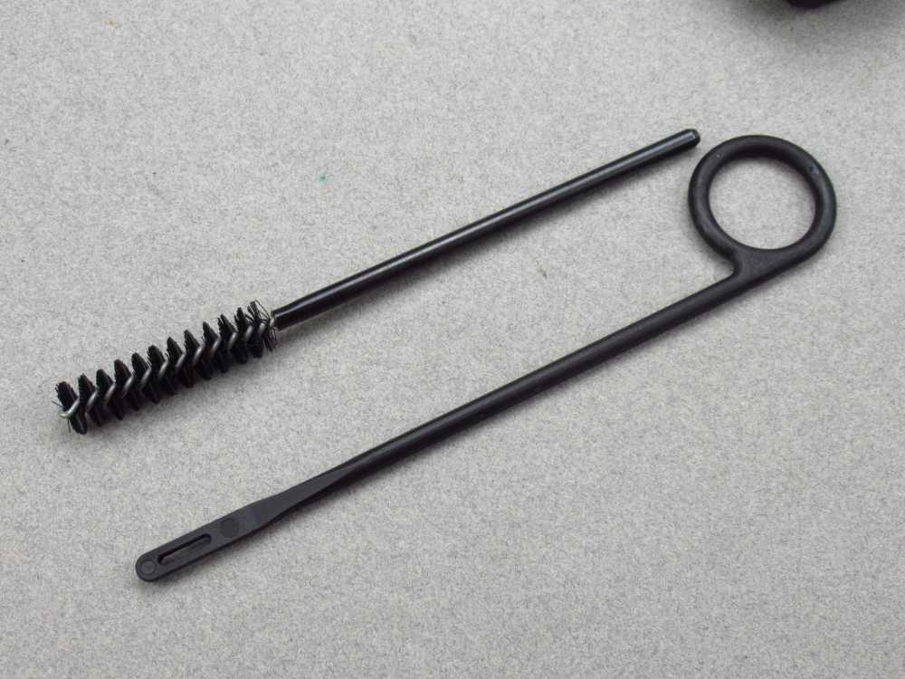 Unfired Factory New FB Radom VIS 100 Polish 9mm Luger pistol Mag98 vis100-img-57